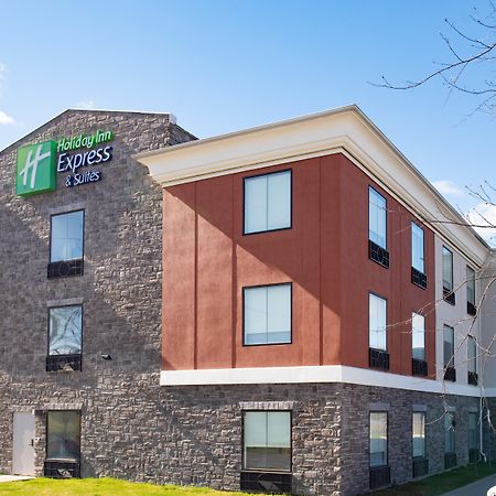 Holiday Inn Express Hotel & Suites Chester By Ihg Exterior photo