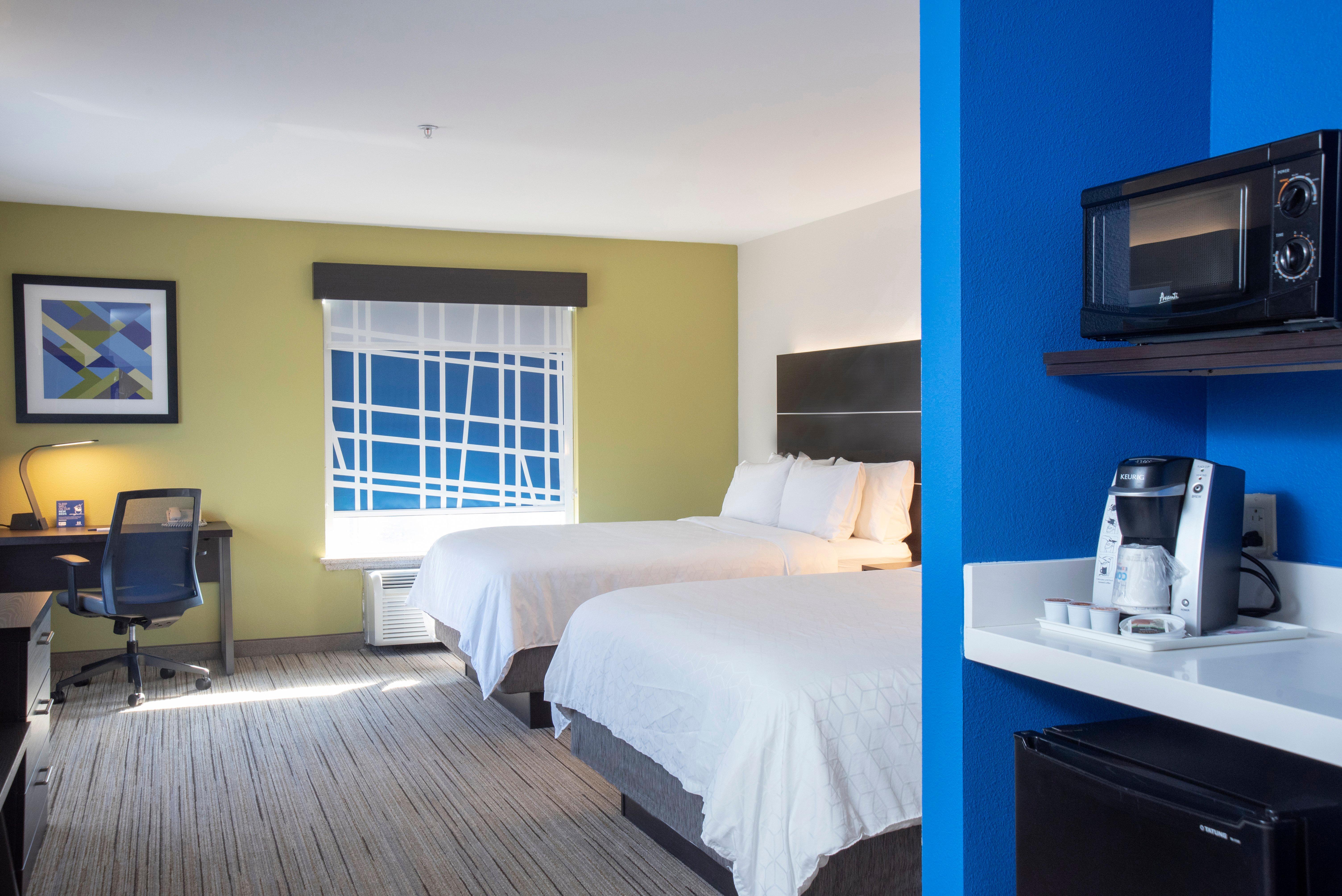 Holiday Inn Express Hotel & Suites Chester By Ihg Exterior photo